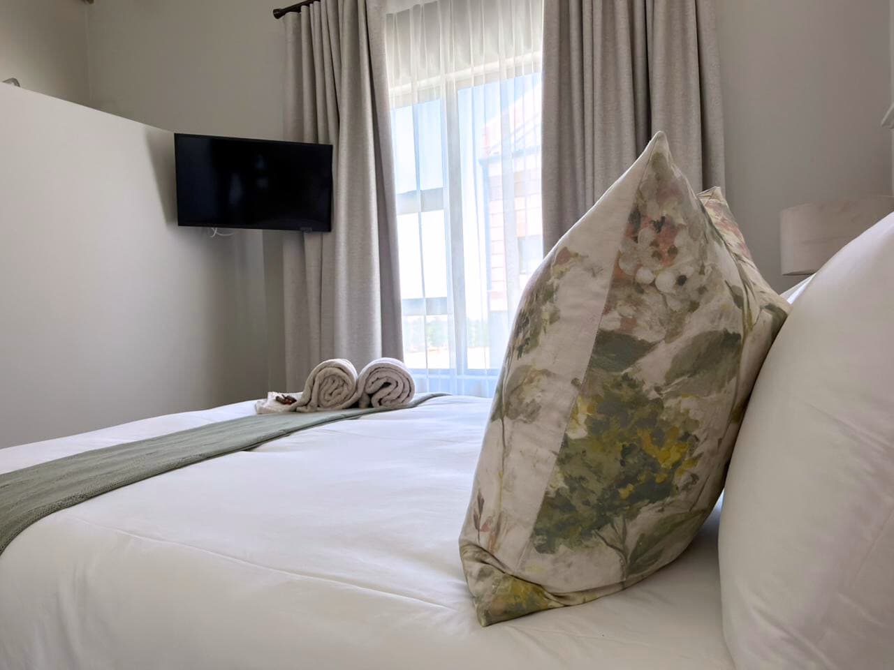 Zircon Bed